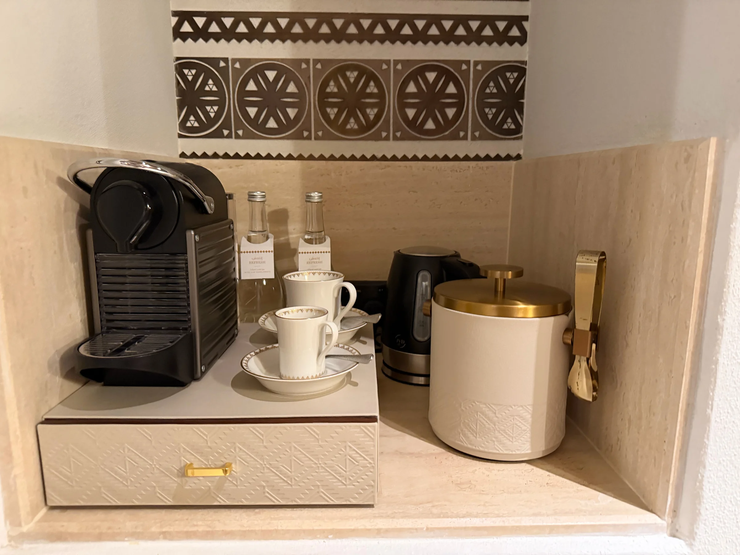 コーヒーやカップが揃うコーナー。