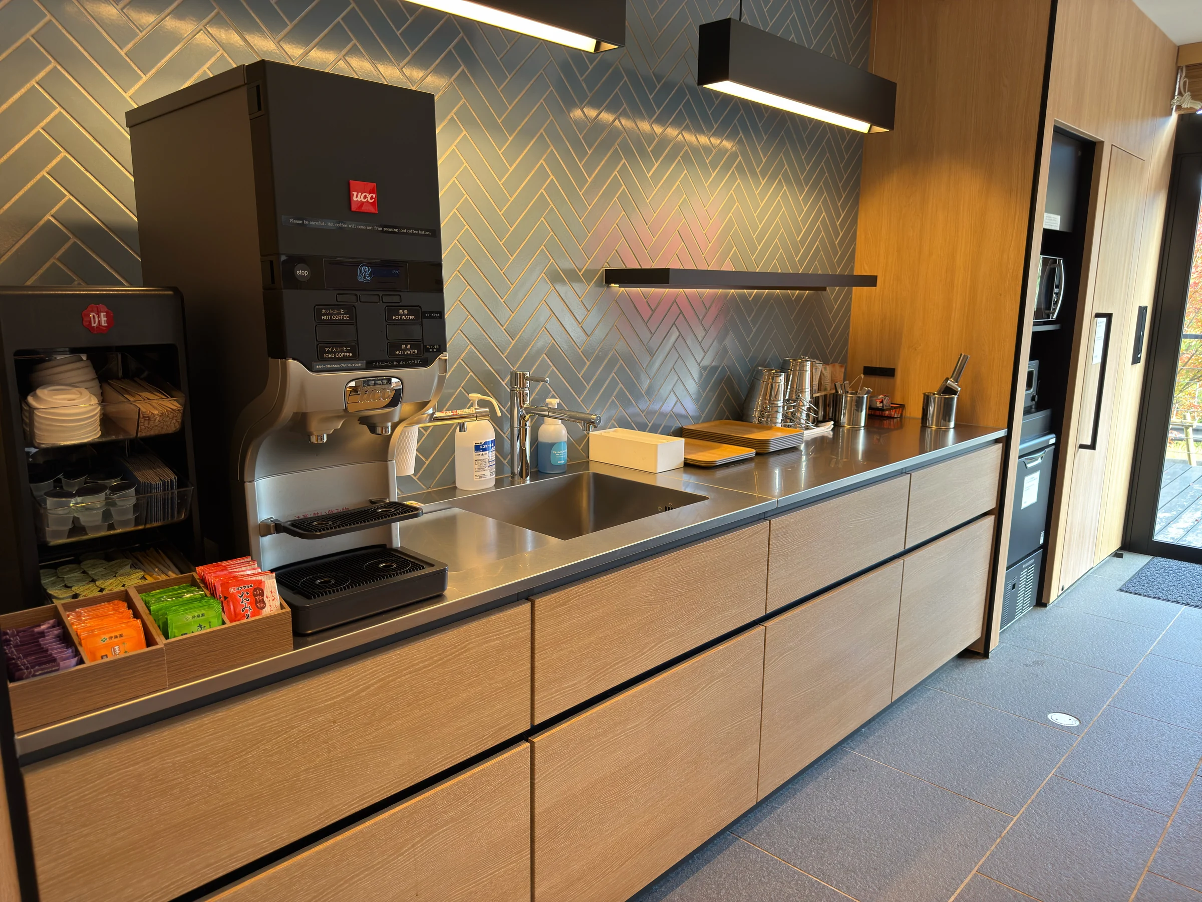 The lobby drinks counter