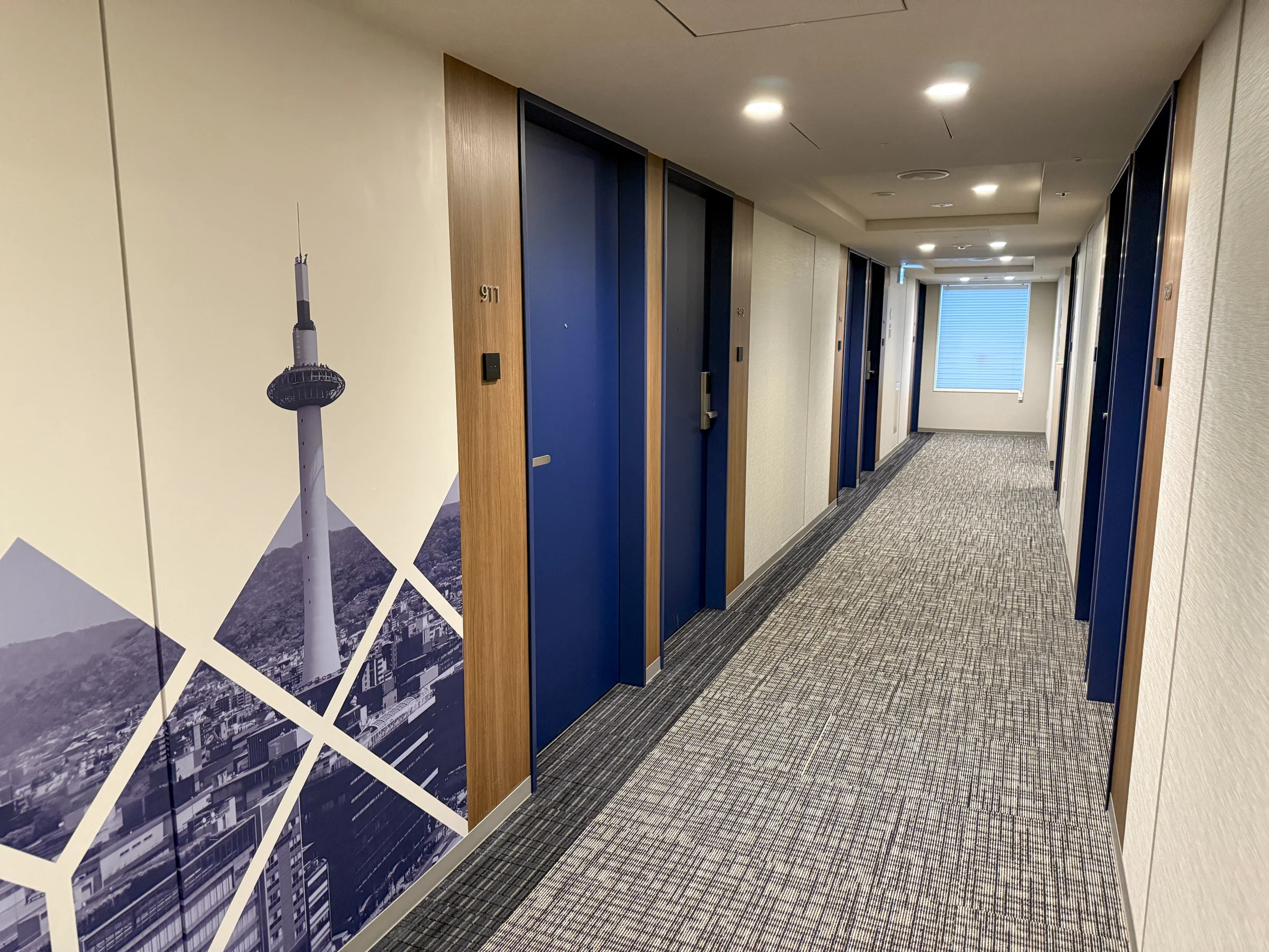 The corridor to the ninth-floor room.