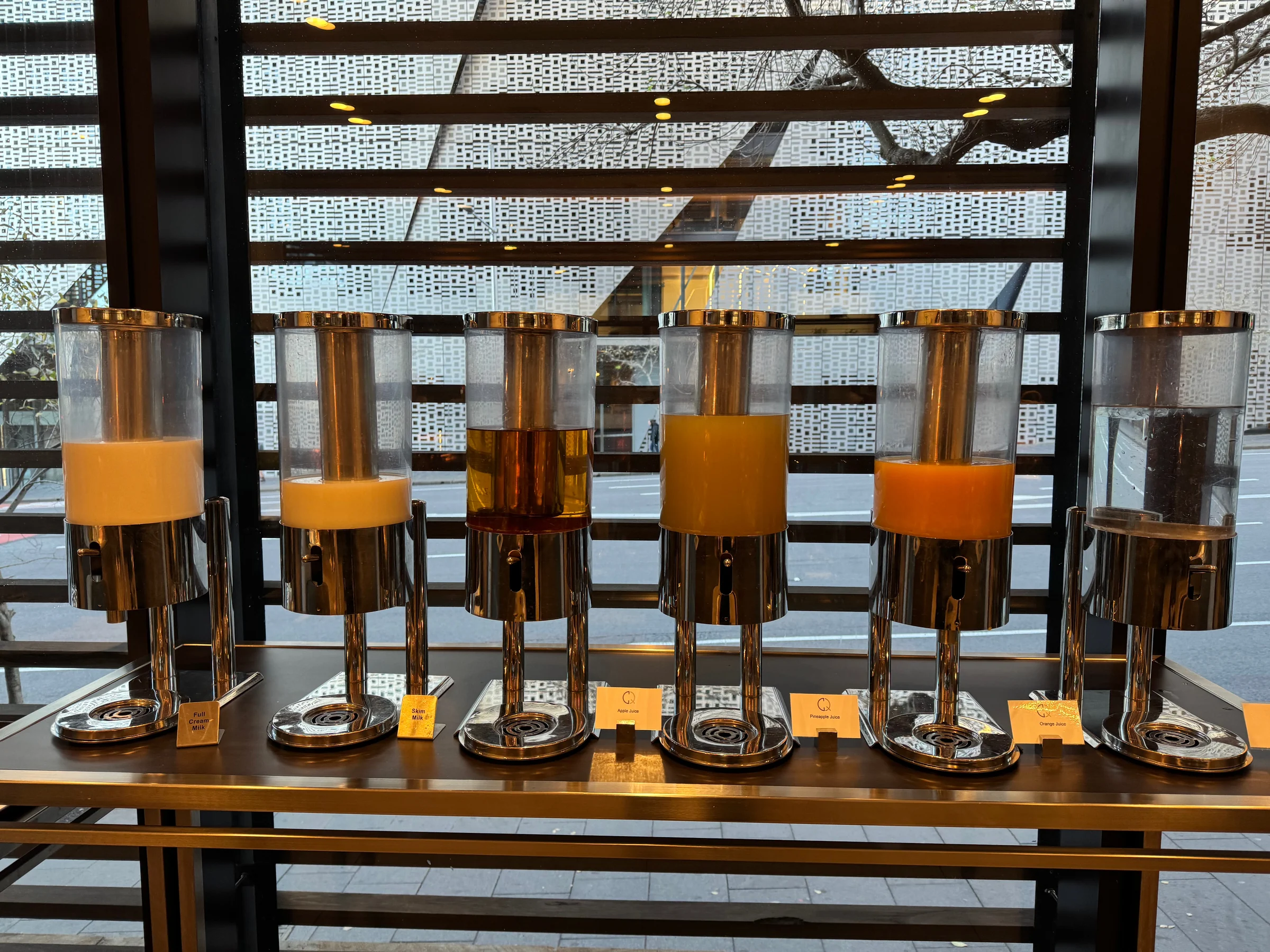The breakfast drinks counter.