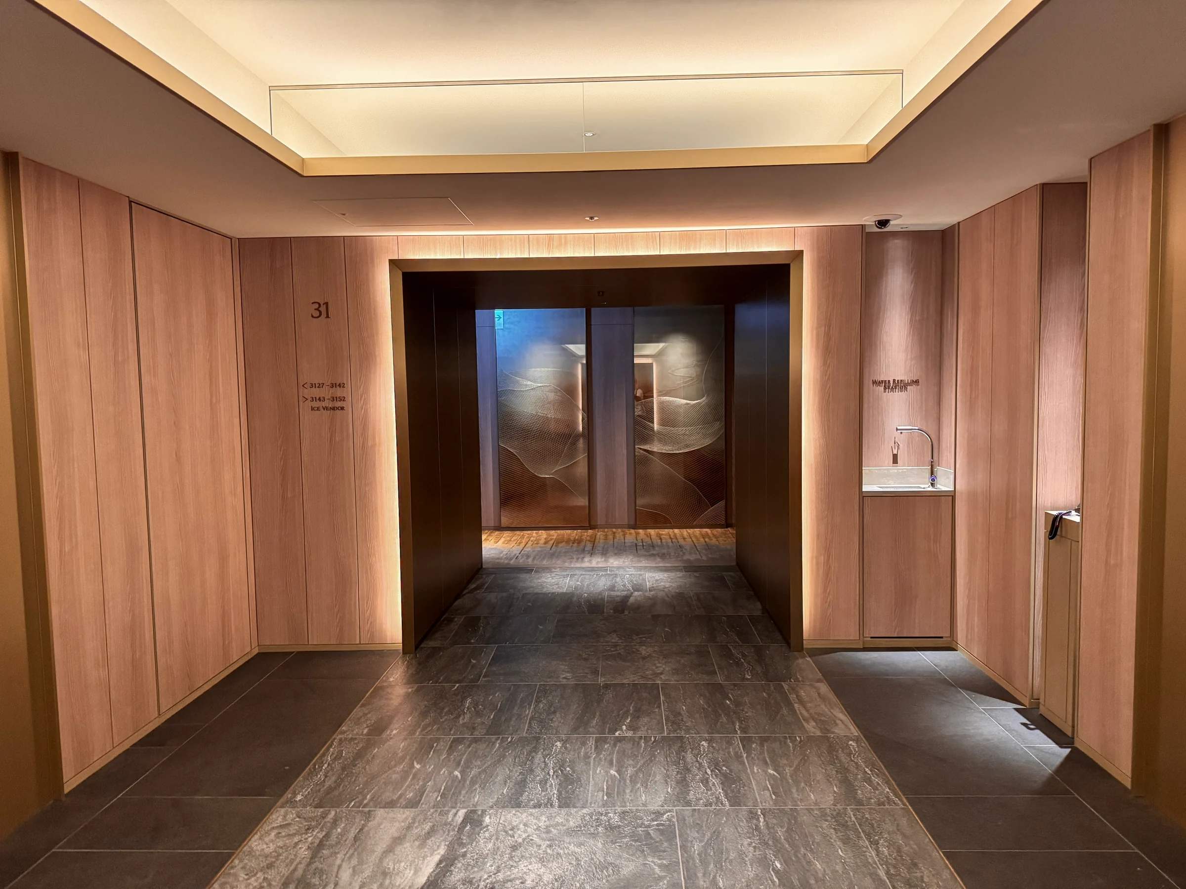 The elevator hall on the 31st floor