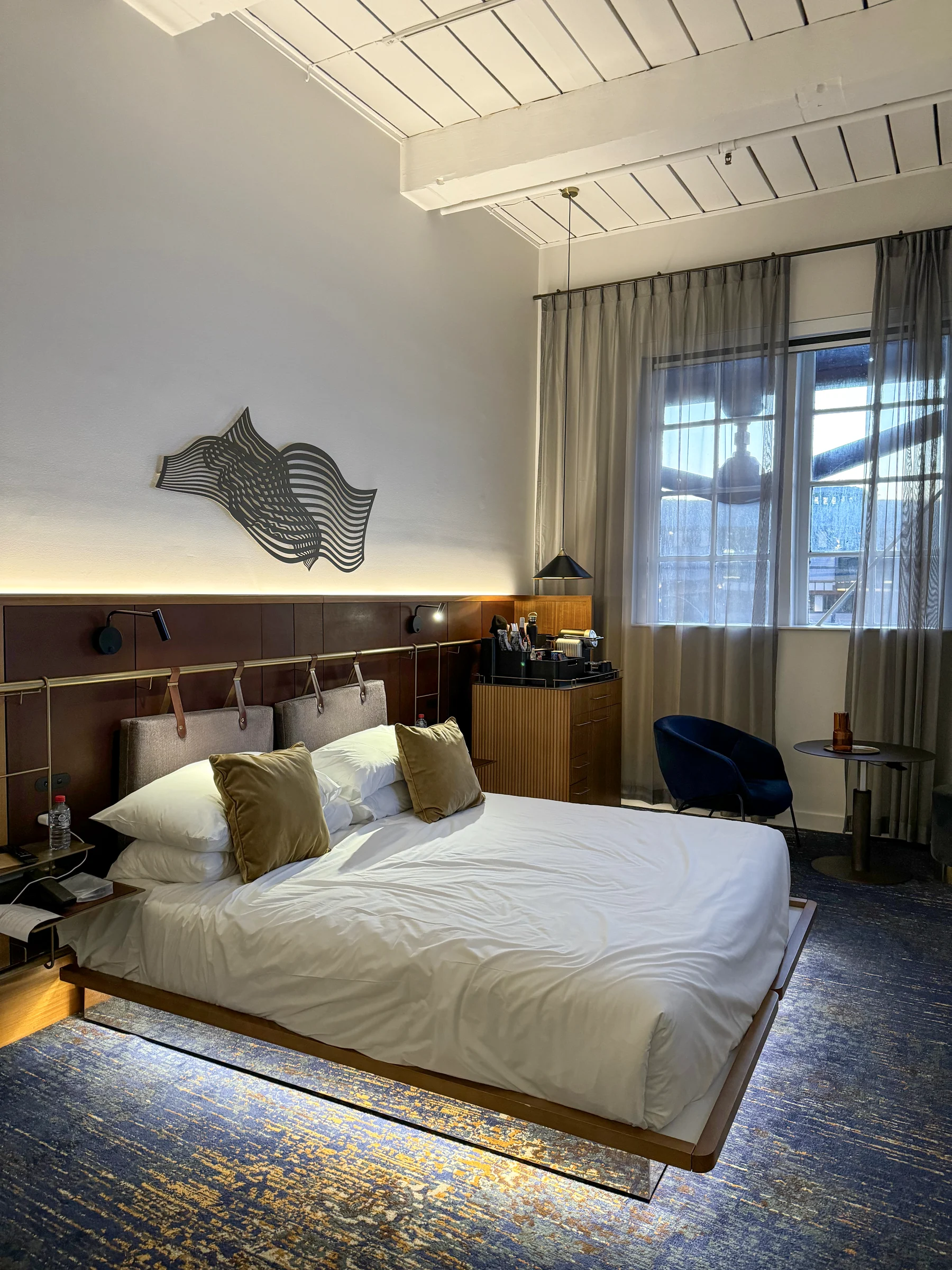 The room in the evening, seen from the window side.