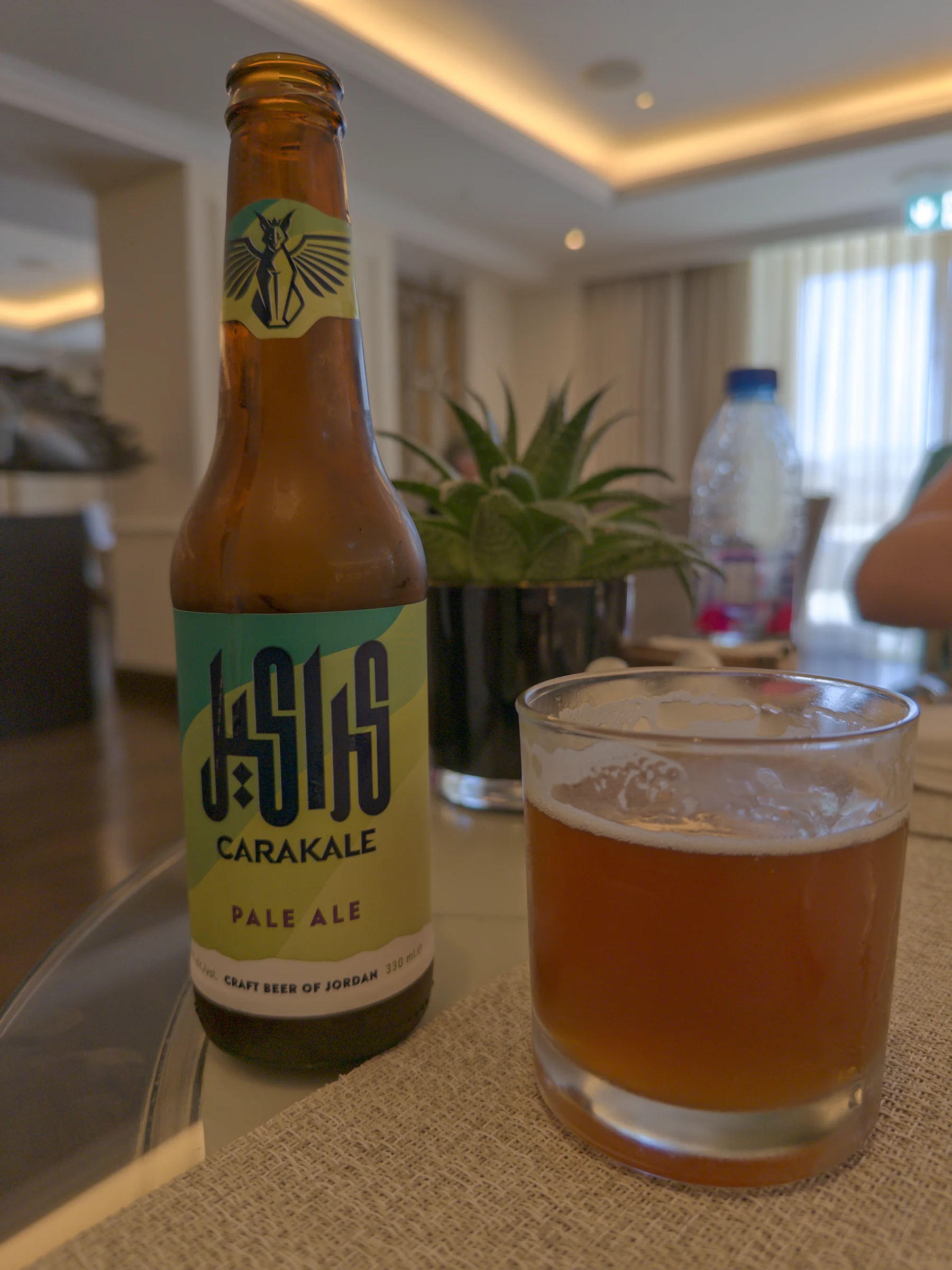 ラウンジでいただいたビール。