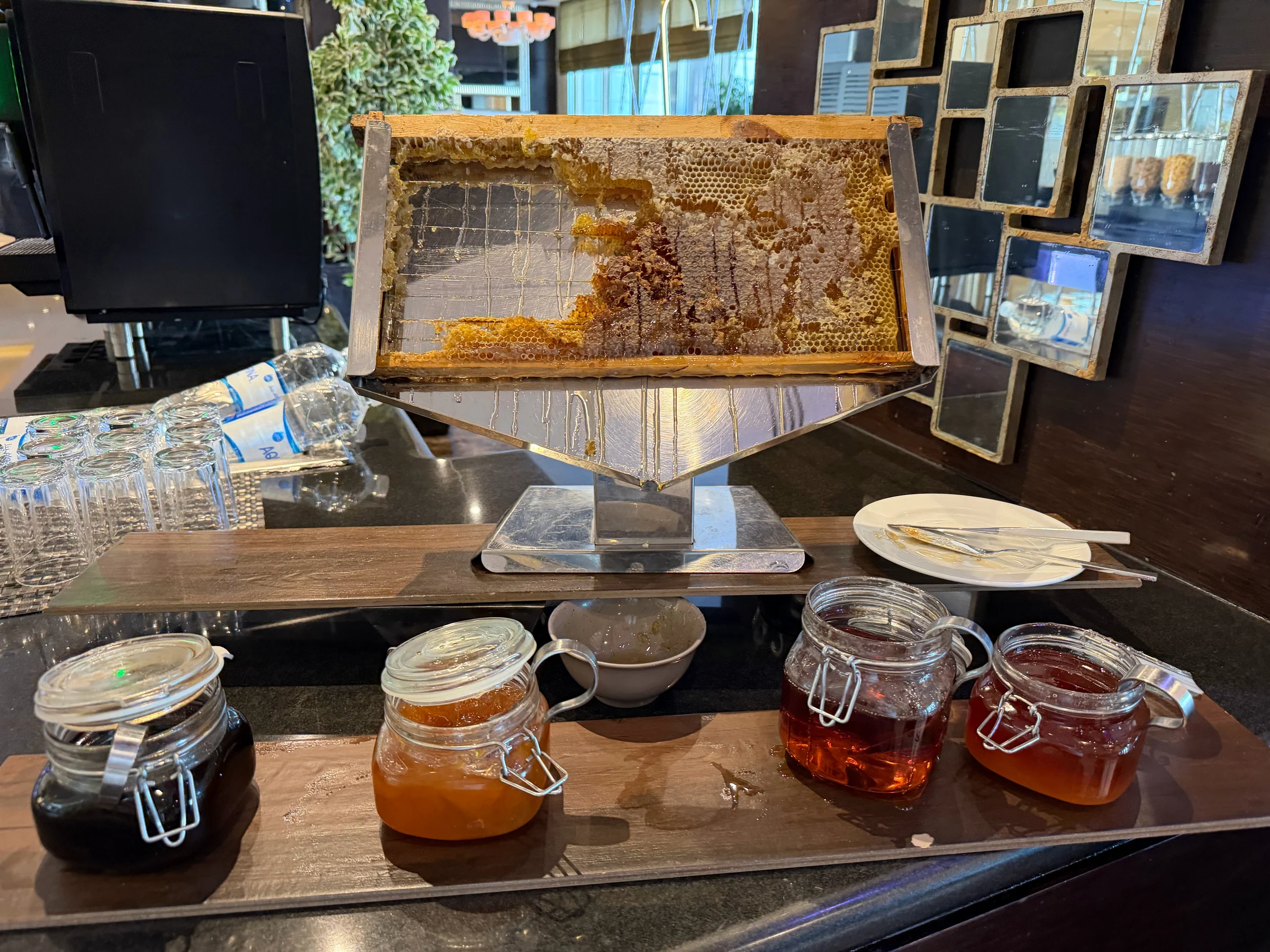 ハチミツとジャムのコーナー。