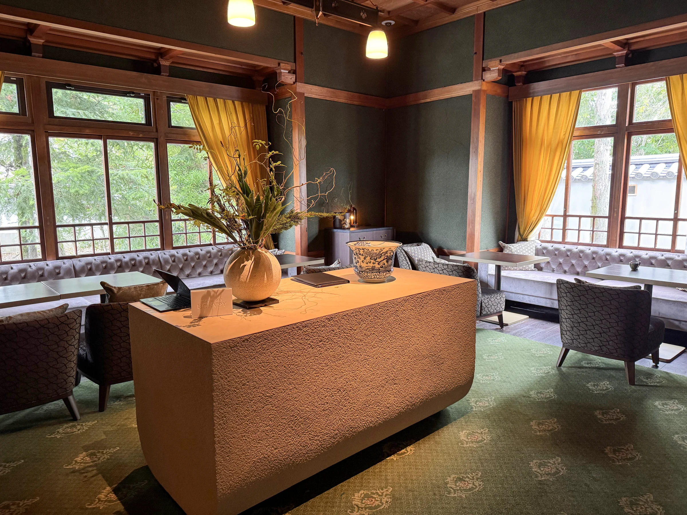 Neraku, where I checked in.