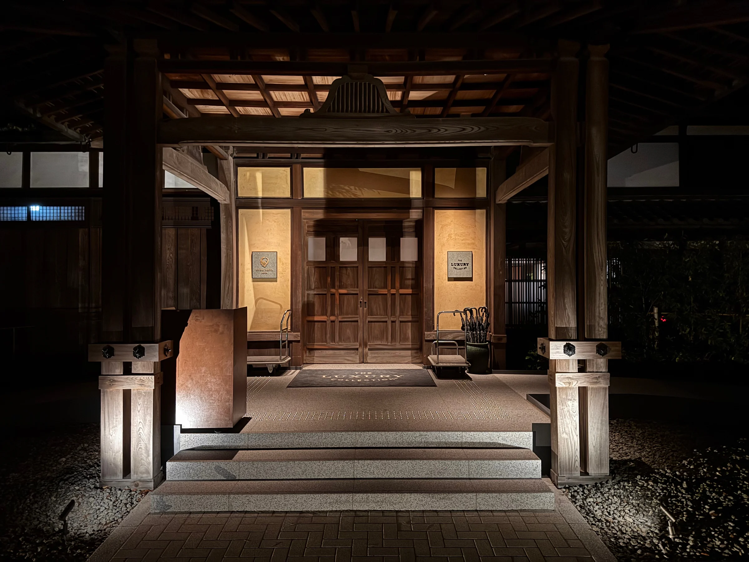 The wooden buildings looked even quieter after dark.