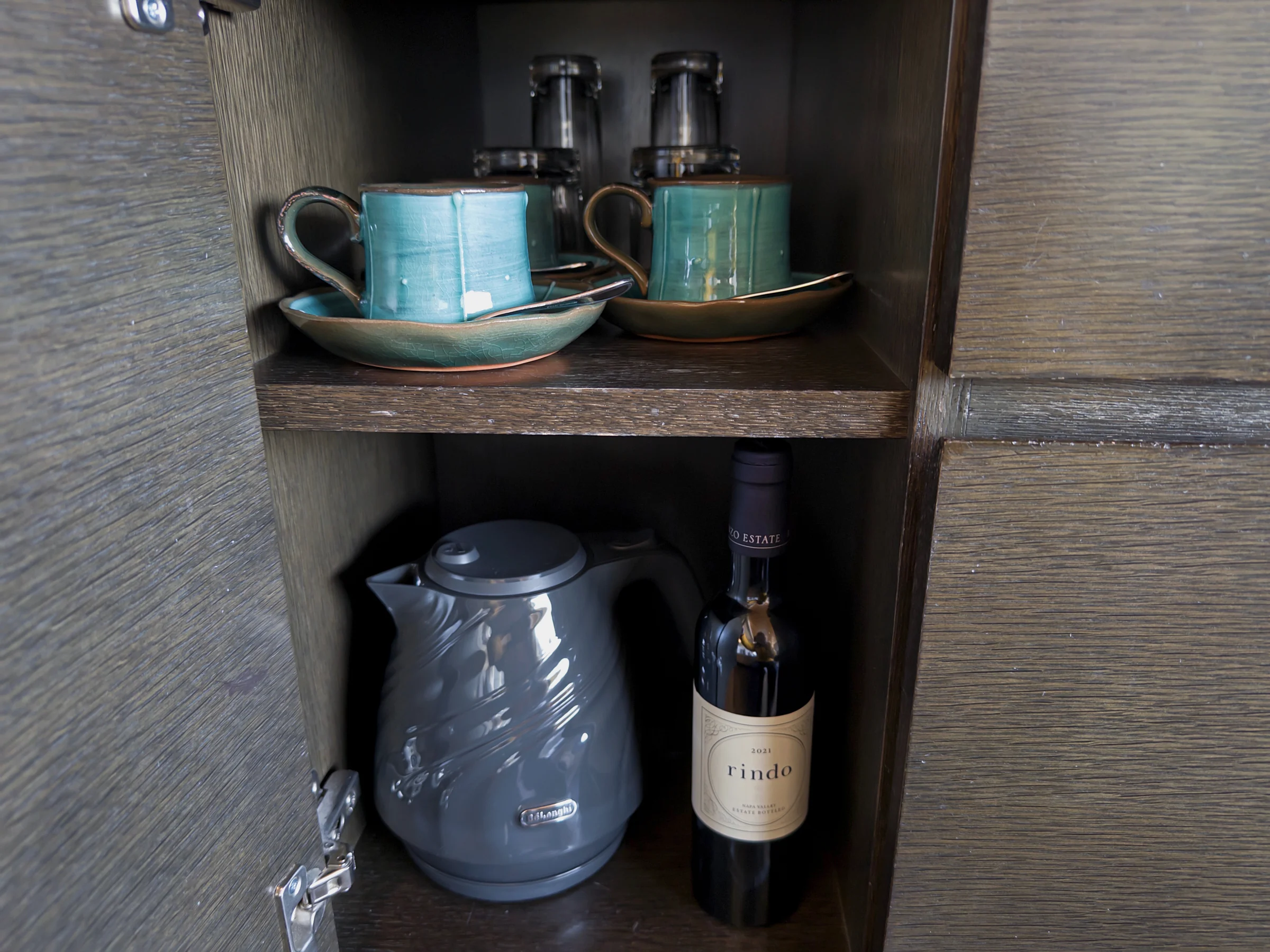 Tea utensils in the room