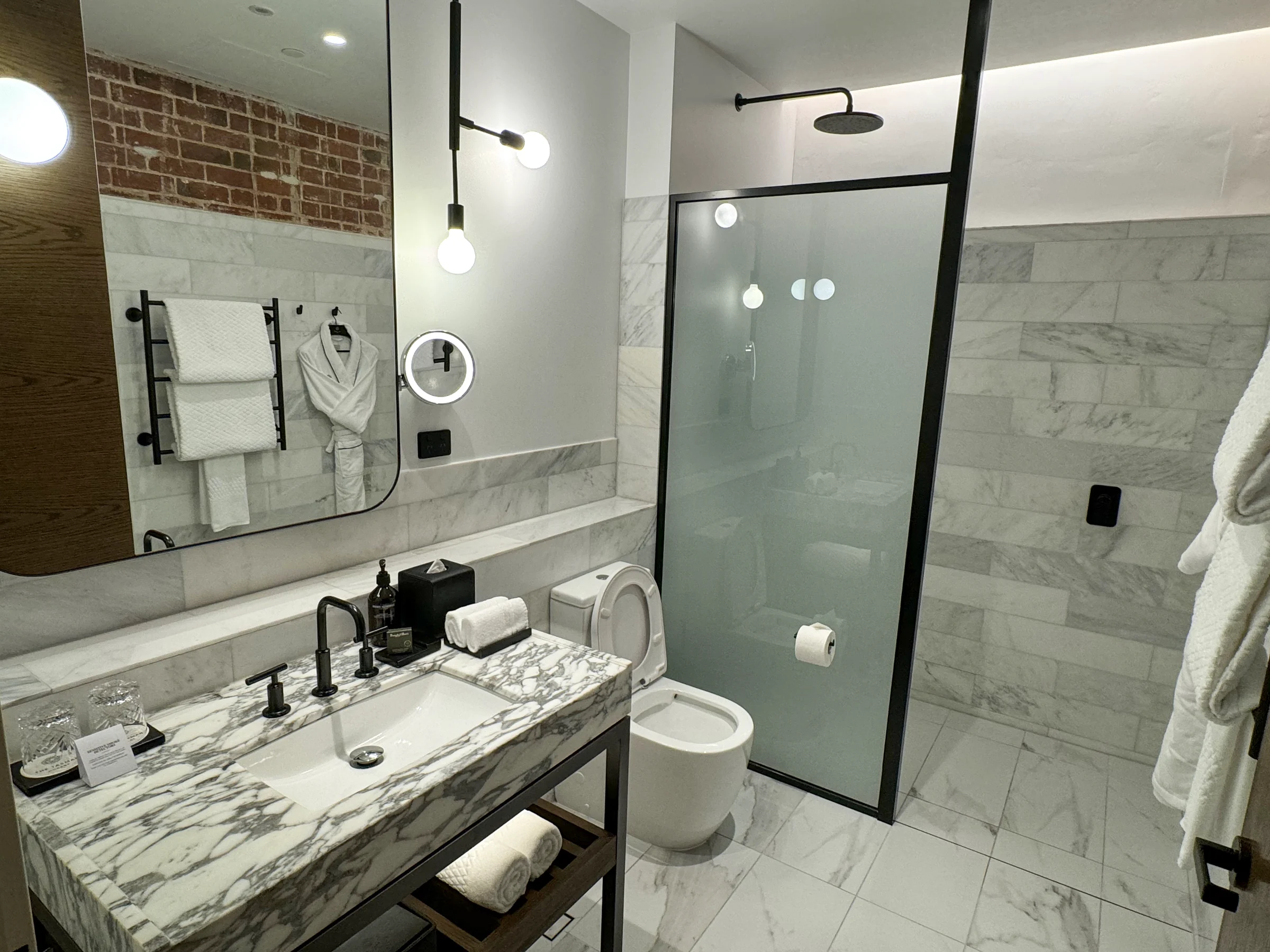 The marble washbasin and bathroom.