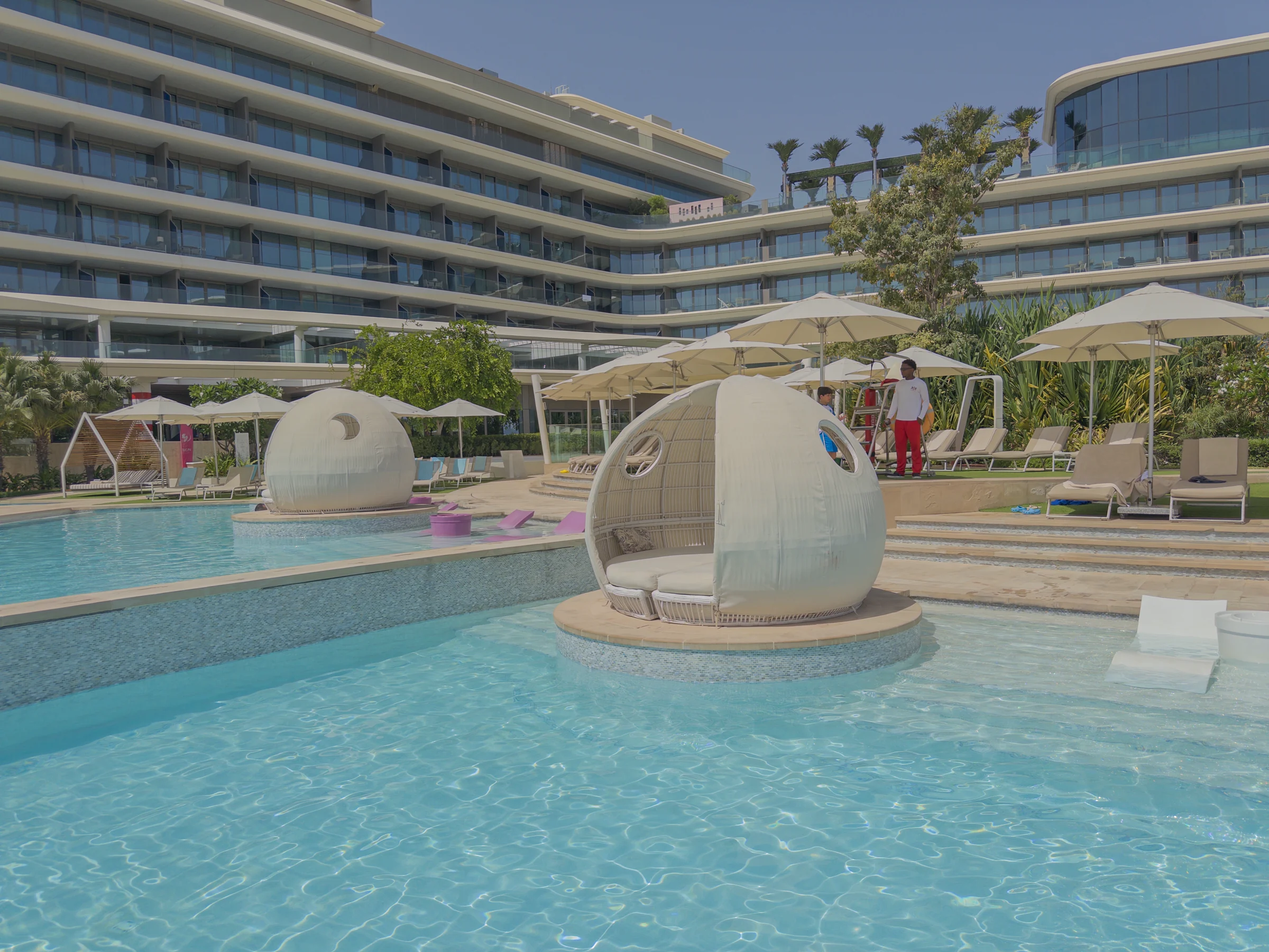 W Dubai – The Palmのプール