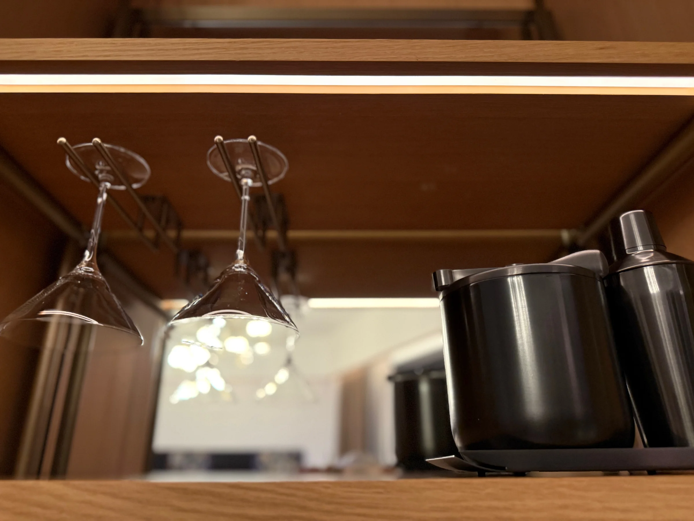 Glasses in the room's mixbar