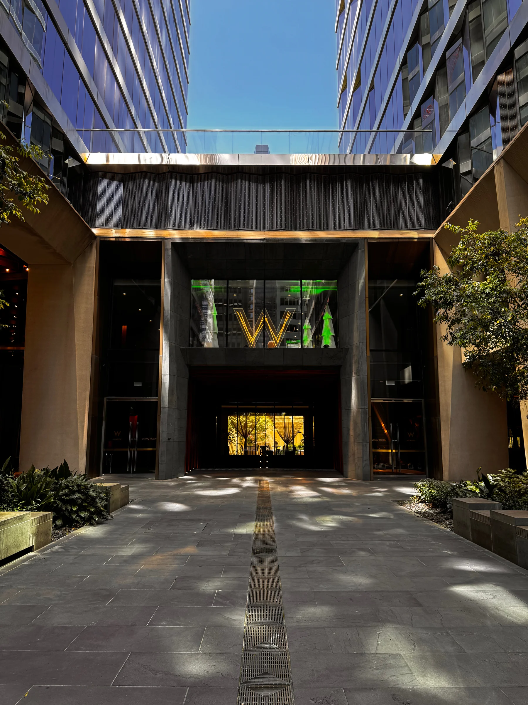 The entrance between the buildings.