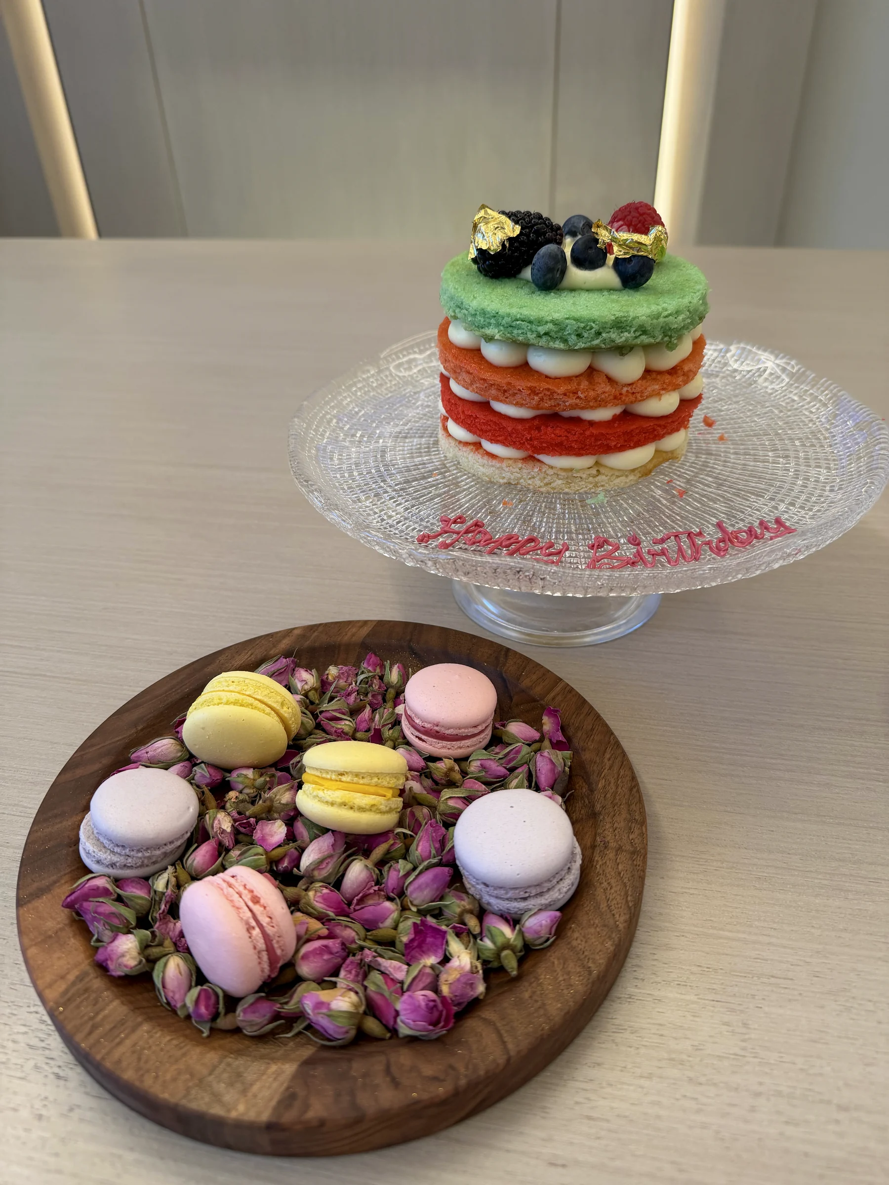 誕生日のケーキとスイーツ。