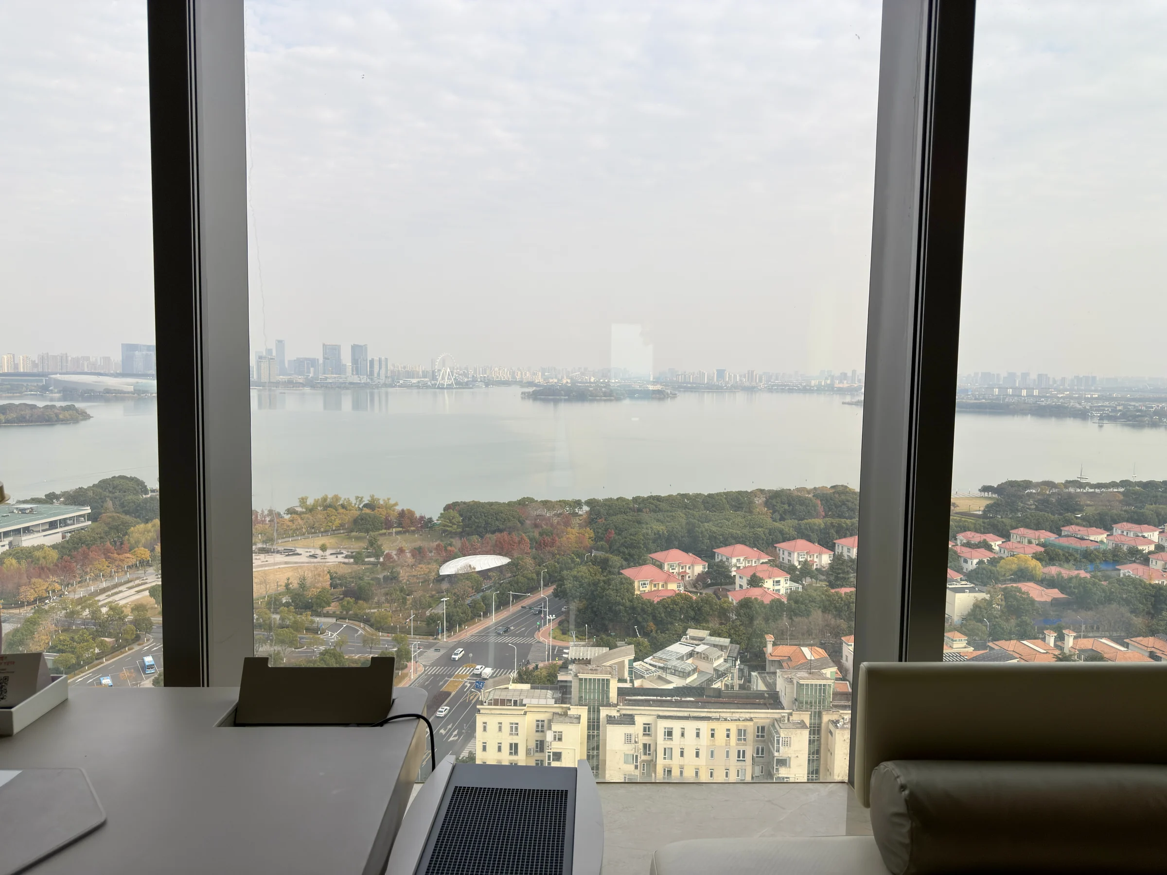 Jinji Lake from the room.