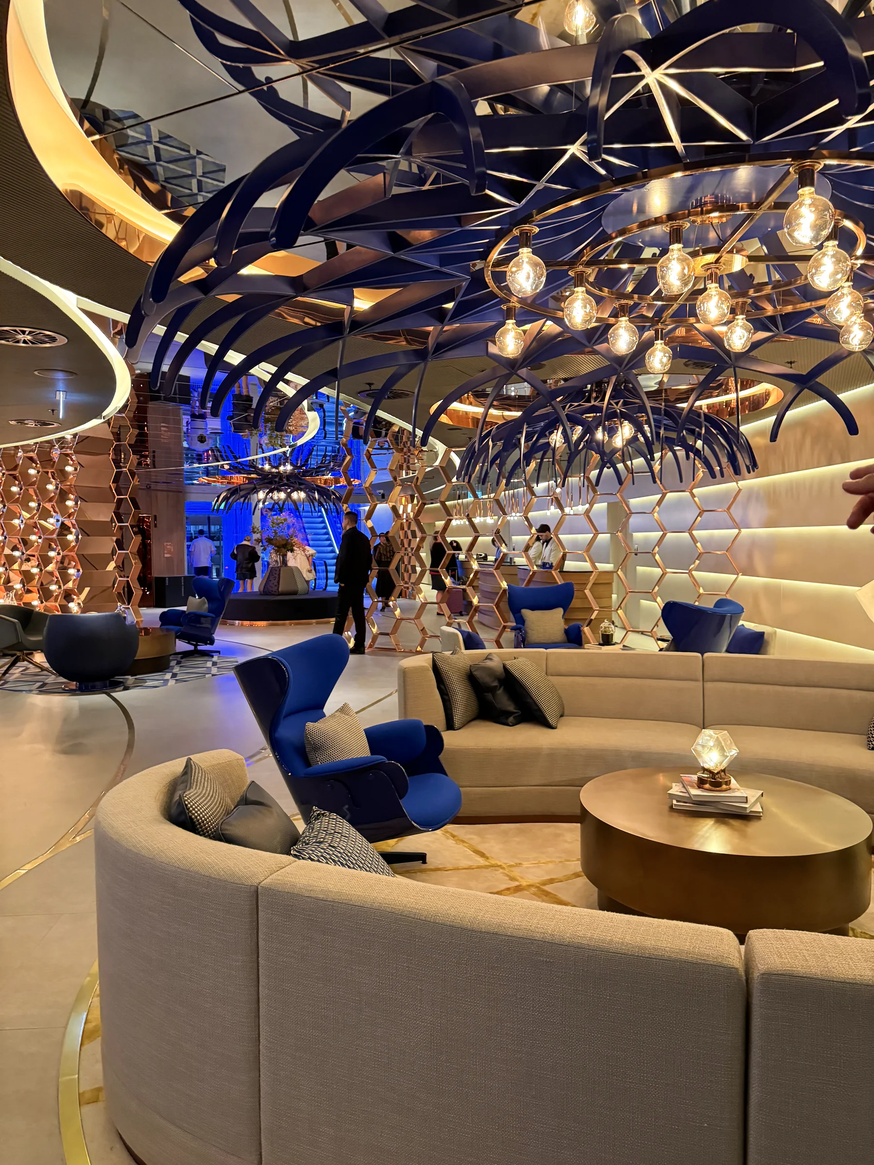 Curves and light in the lobby lounge.