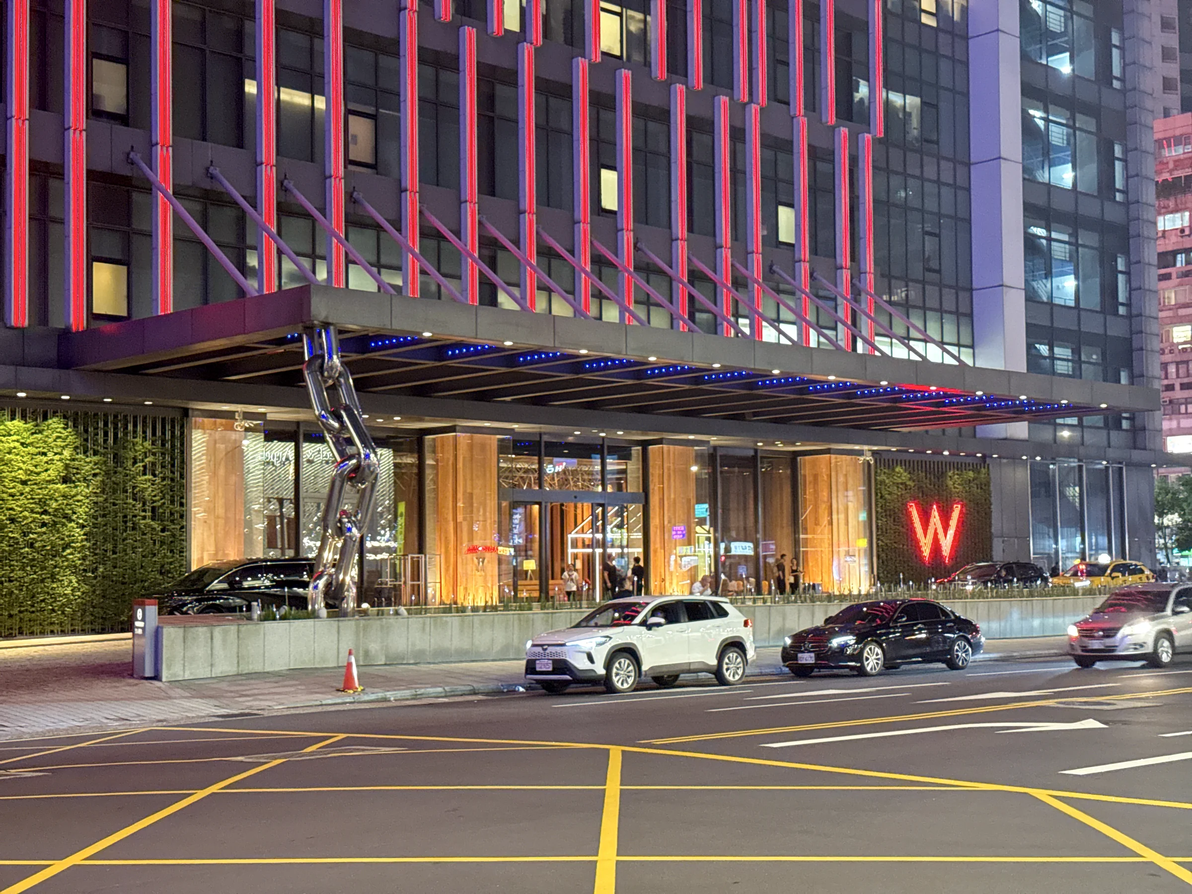 夜のW Taipei。